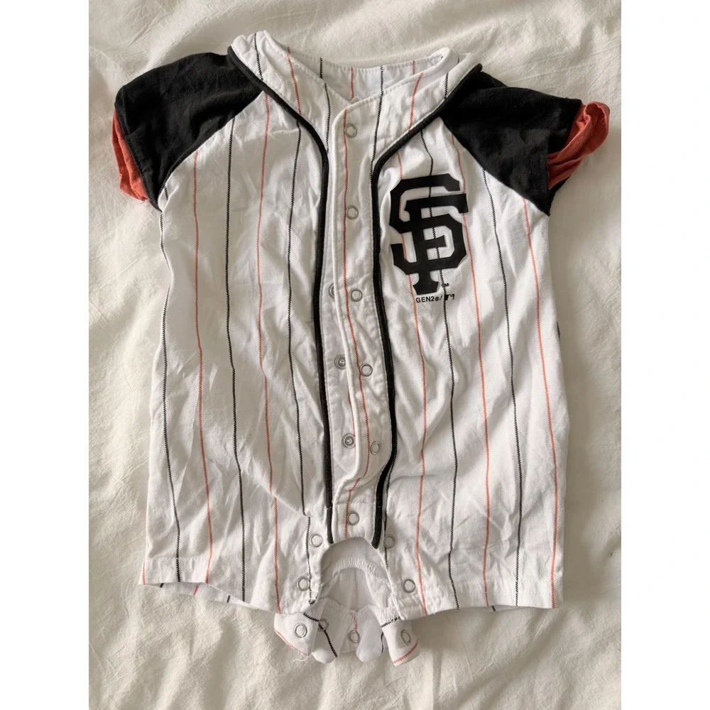 MLB San Francisco Giants Baseball Jersey Romper Gen2 Infant 0-3M Pinstripe SF